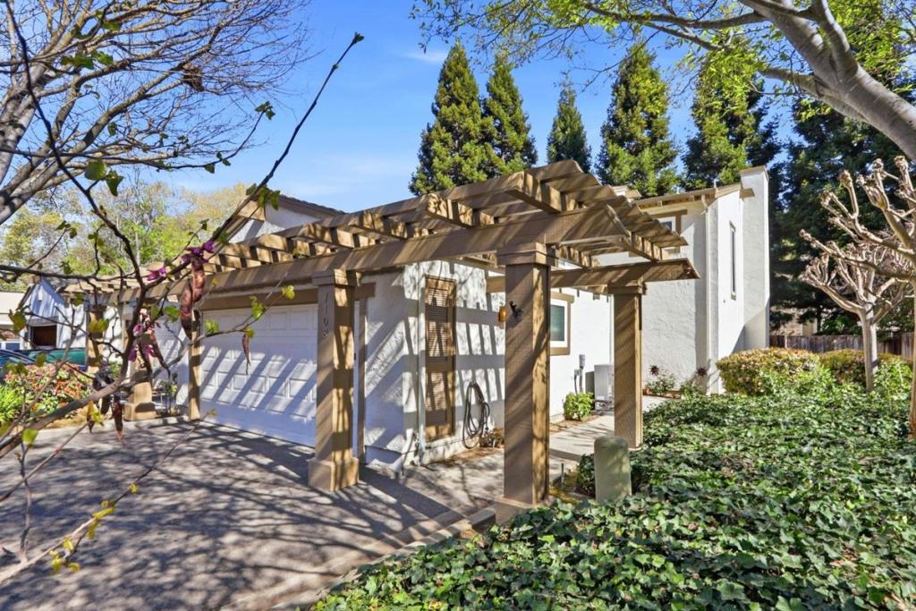 7108 Point Dunes Court