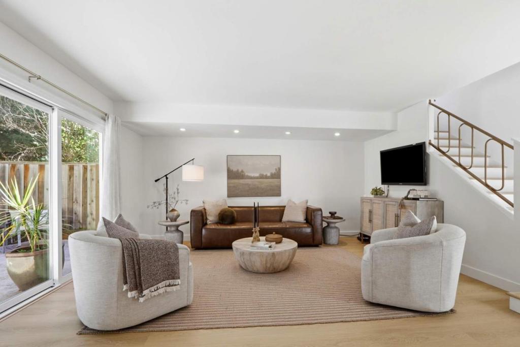7108 Point Dunes Court