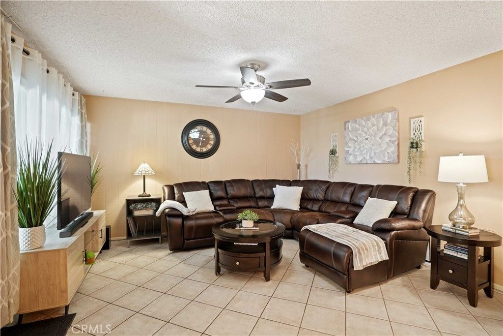 Photo of 18526 Mayall Street St #L, Northridge, CA 91324 (MLS # SR25213958)
