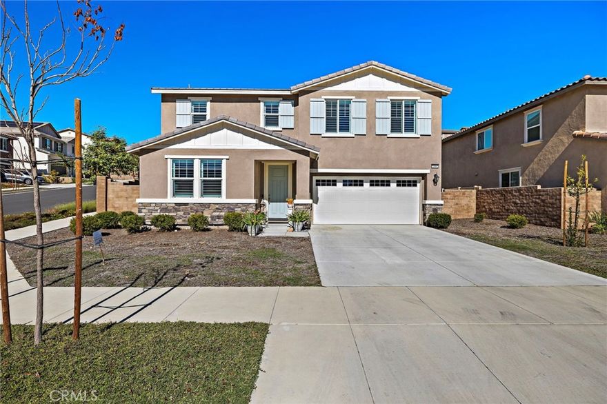 Welcome to 11662 Starlily Ct. A beautifully finished 2022 home in the gated community of Horizons at Terramor. Sitting on a desirable corner lot, this 2680 sf. The Tourmaline floor plan features 4 bedrooms & 3 baths. The main floor offers a large bedroom and a full bath. Perfect for guests or multigenerational living. The home also includes paid off solar and plantation shutters throughout.
Enter into a bright, open great room that flows into the gourmet kitchen. Complete with quartz counters, breakfast bar, Energy Star appliances, and seamless indoor/outdoor access to the covered patio. Upstairs you’ll discover three additional spacious bedroom, a large loft/bonus room, and a dedicated laundry room.
HOA resort-style amenities: Pools, spa, dog park, pickleball, sport court, hiking trails and a community garden.
Ideally located near Glen Ivy Spa, Tom’s Farms, shopping, dining, and easy access to the 15 freeway
Whether you’re entertaining or simply relaxing, this move-in ready home pairs luxury upgrades with lifestyle amenities and energy savings in one of Corona’s premier communities.
PHOTOS COMING SOON