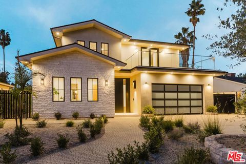 12427 Cumpston Street Valley Village CA 91607