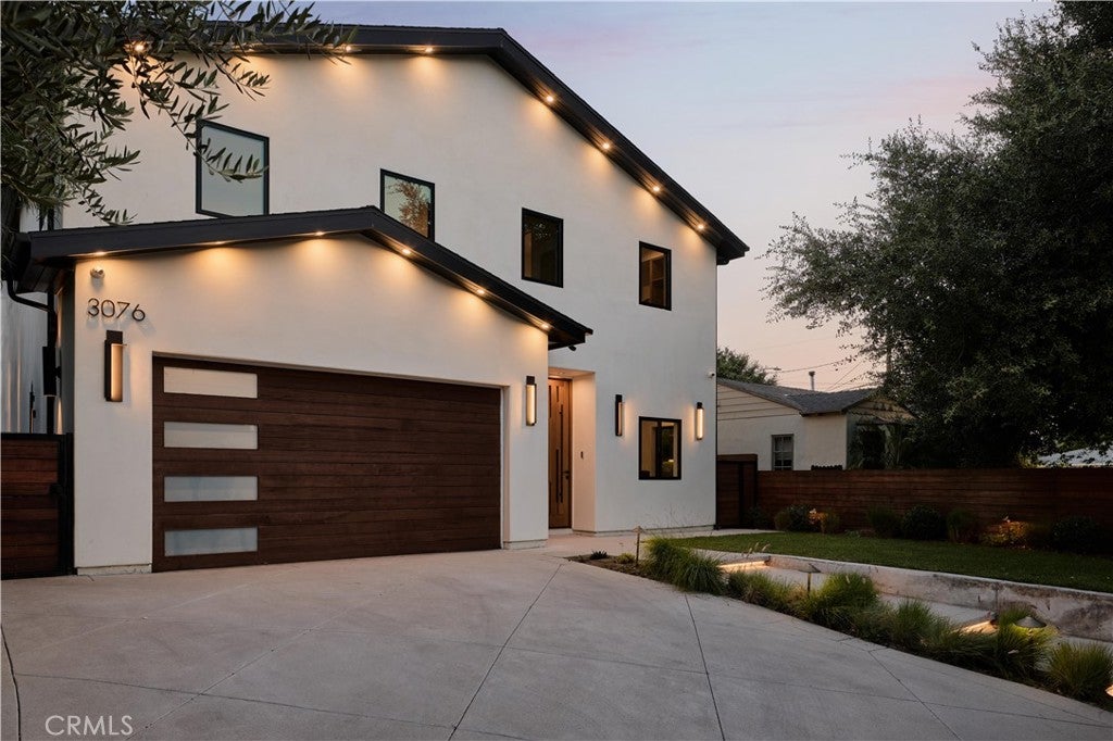 3076 Glenhurst Avenue, Los Angeles CA 90039