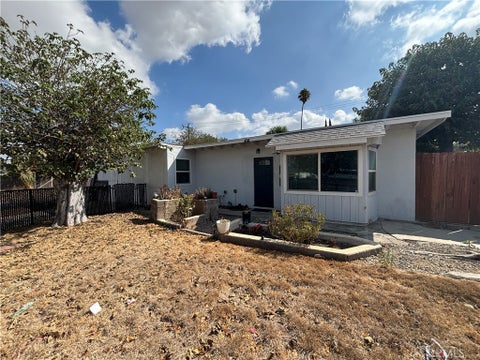 Photo of 414 Iowa AVE, Riverside, CA 92507 (MLS # IV26187063)
