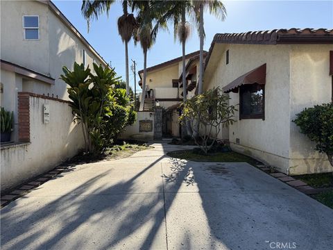 Photo of 246 E Hullett Street, Long Beach, CA 90805 (MLS # PW25274680)