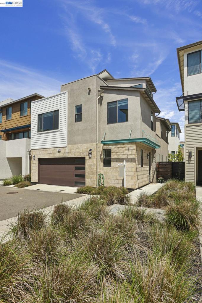 5977 Lombard St