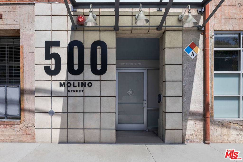 500 Molino Street 207