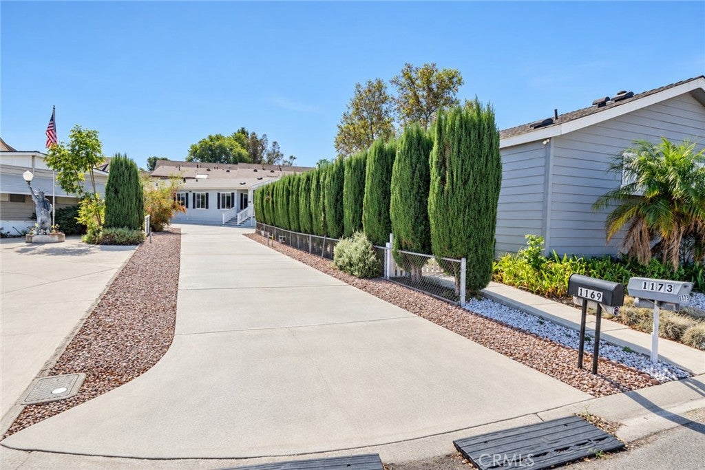 1169 GREENHILL Way