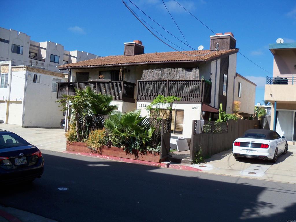 1250 1254 Parker Place