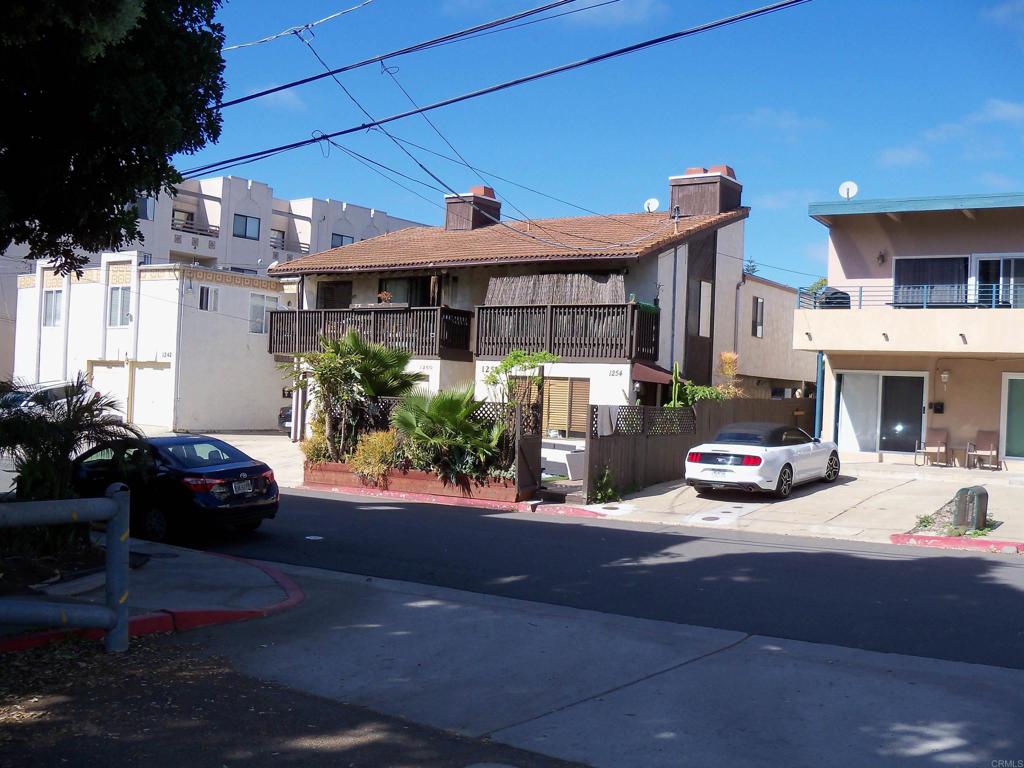 1250 1254 Parker Place