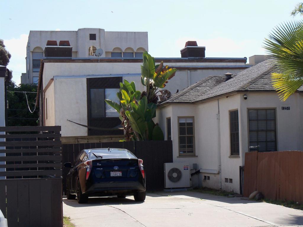 1250 1254 Parker Place