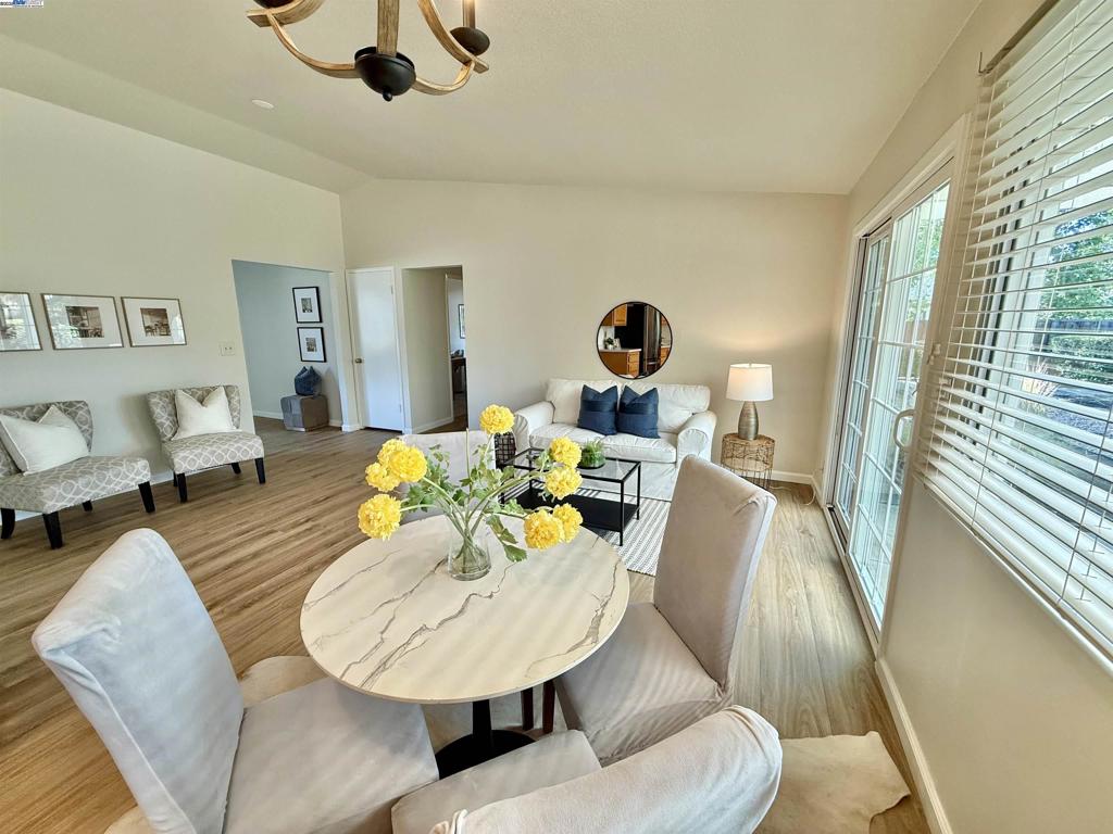SHADOWBROOK - Residential