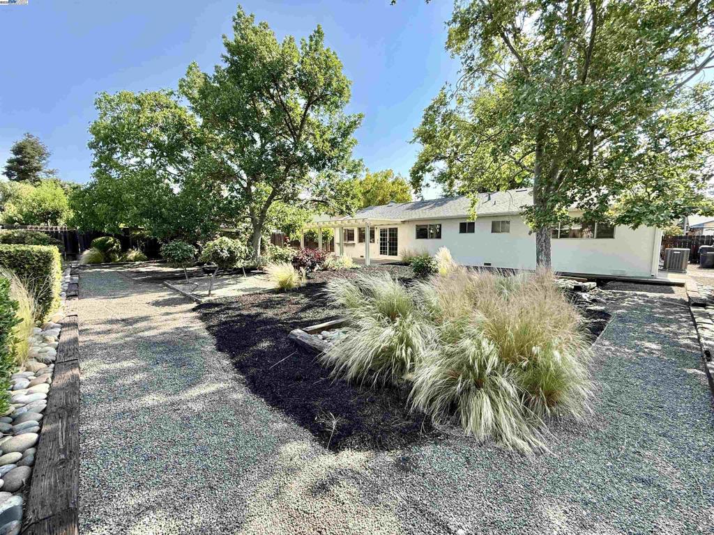 SHADOWBROOK - Residential