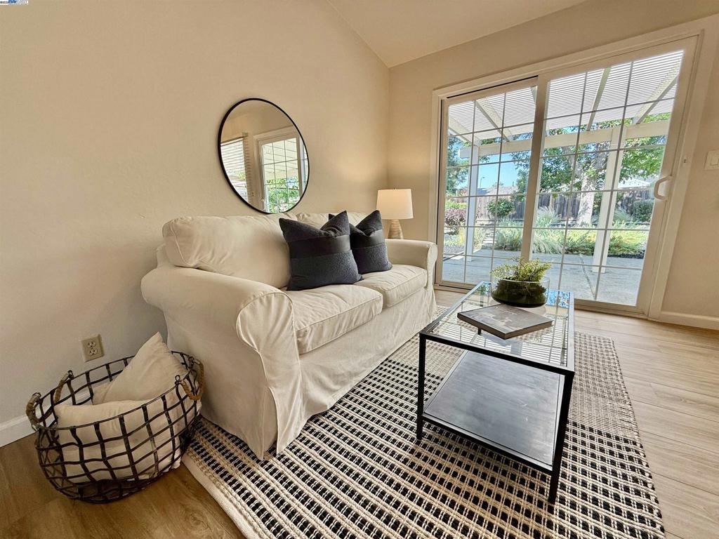 SHADOWBROOK - Residential