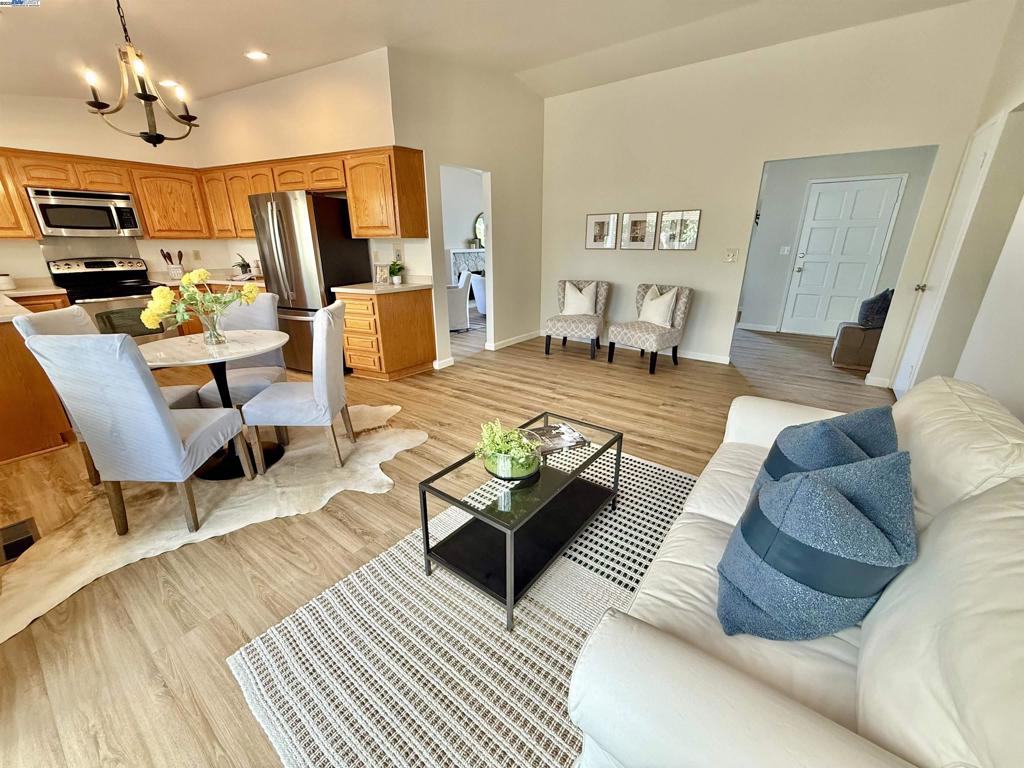 SHADOWBROOK - Residential