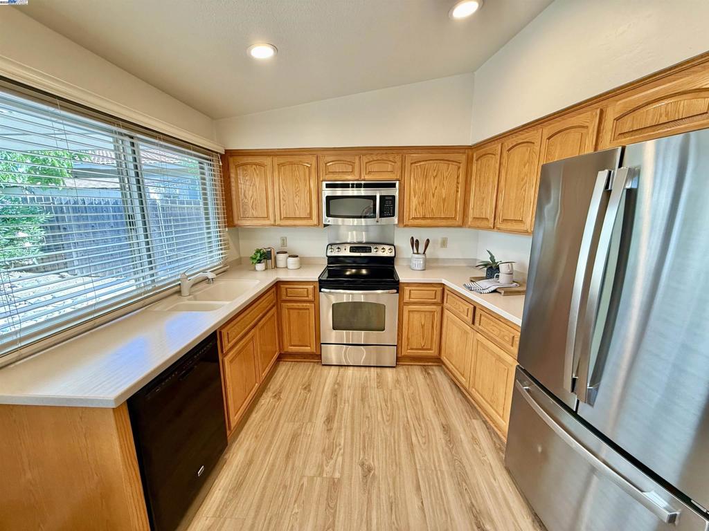 SHADOWBROOK - Residential