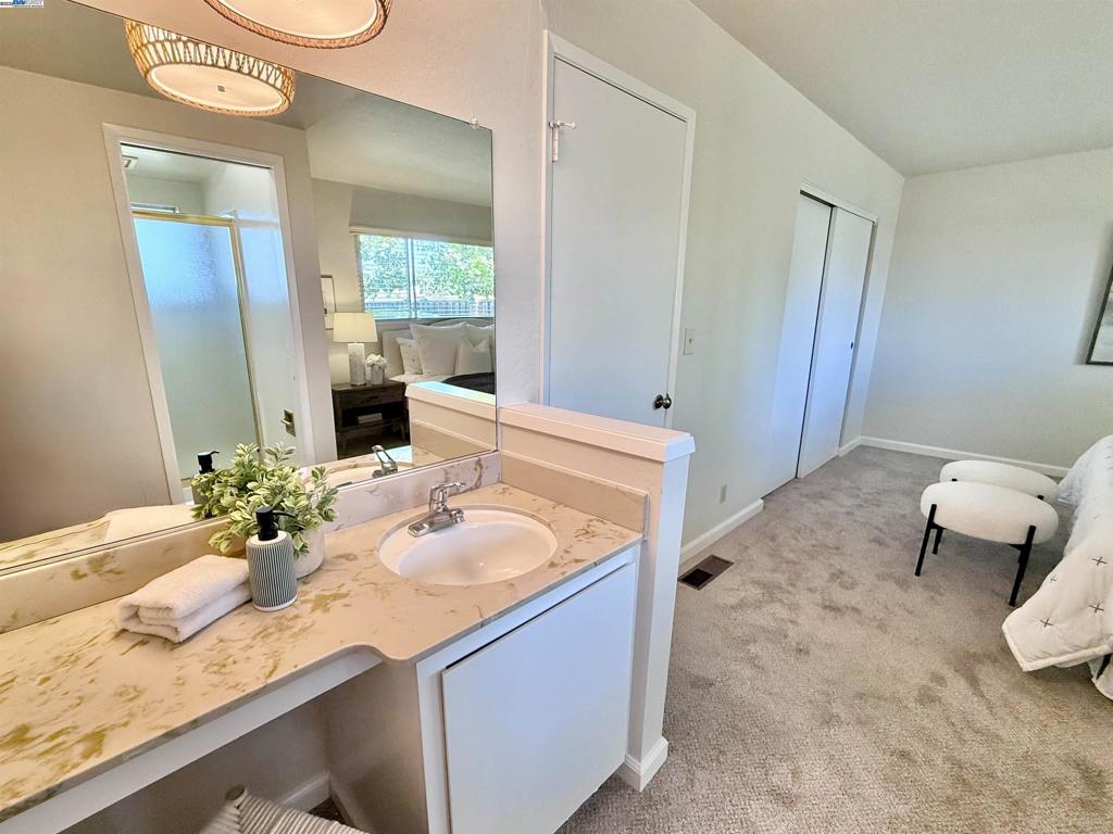 SHADOWBROOK - Residential
