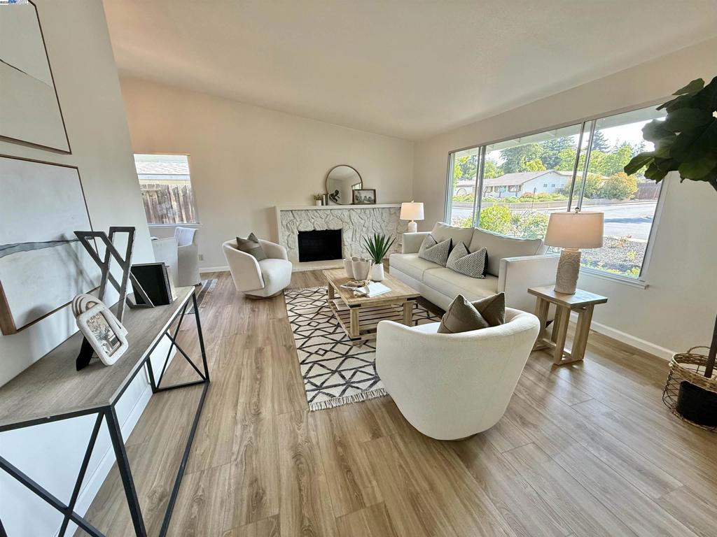 SHADOWBROOK - Residential