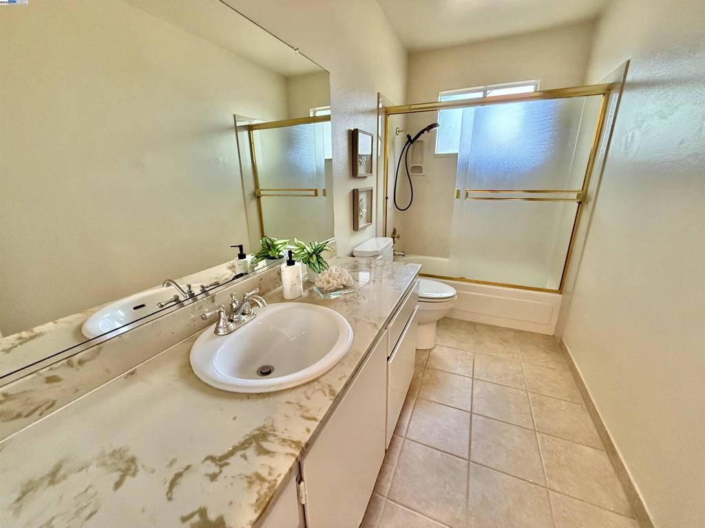 SHADOWBROOK - Residential