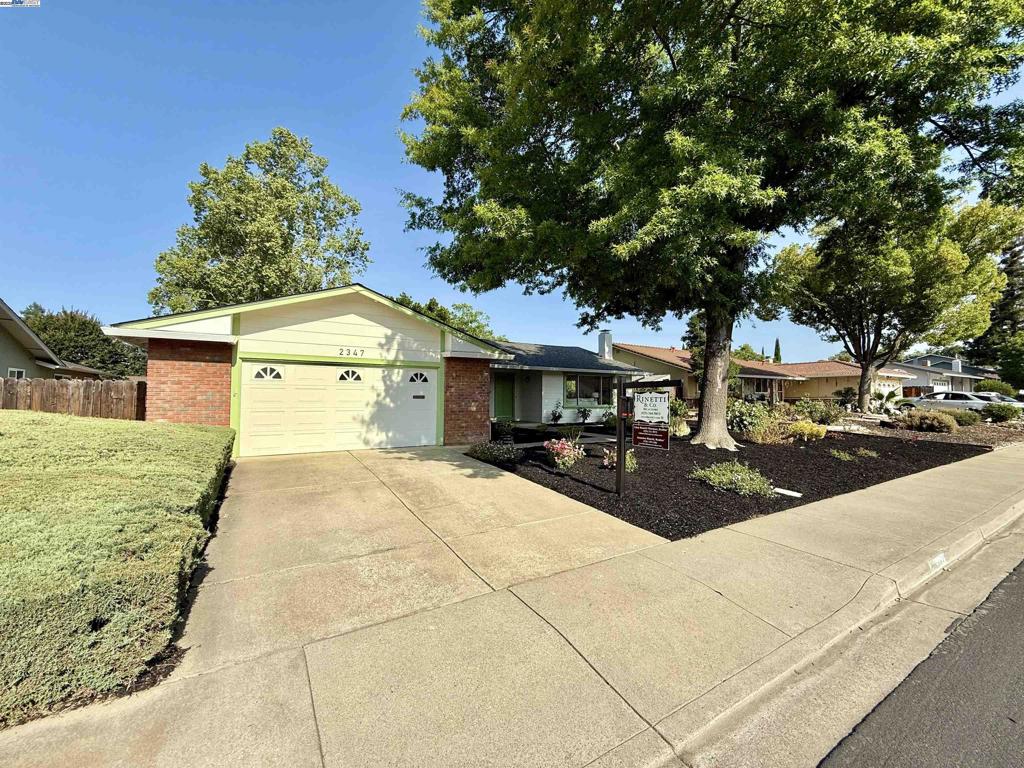 SHADOWBROOK - Residential