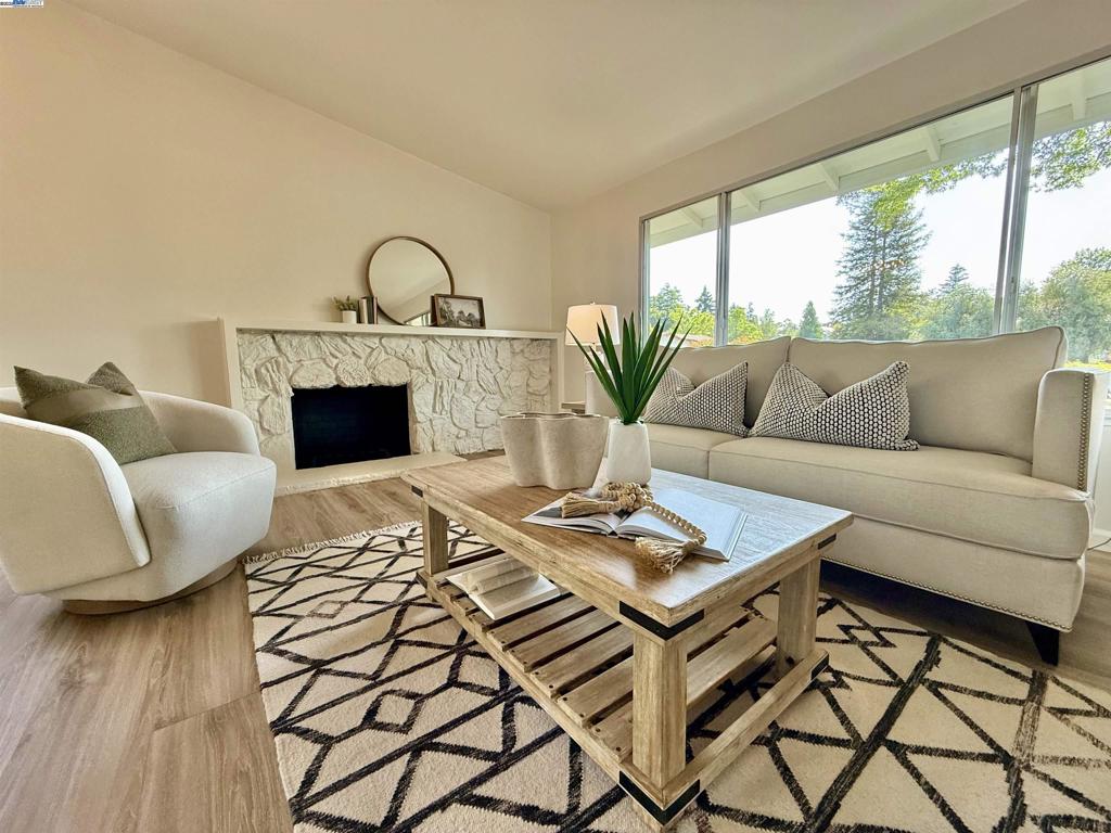 SHADOWBROOK - Residential