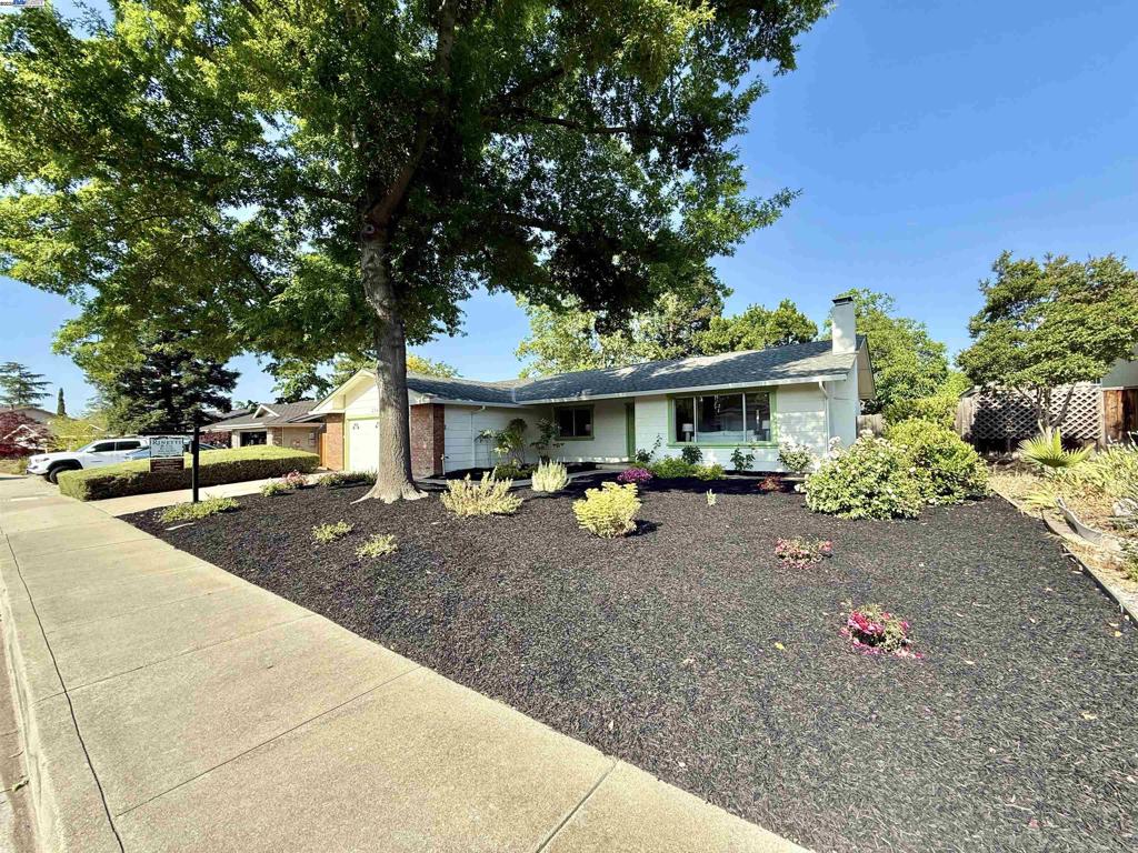 SHADOWBROOK - Residential