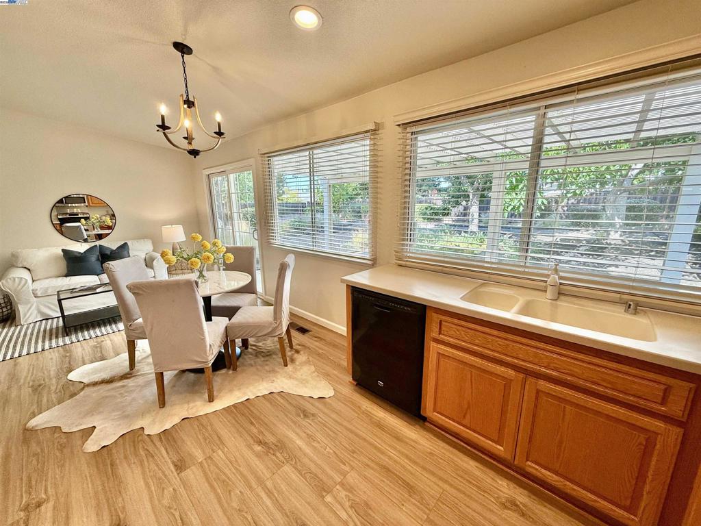 SHADOWBROOK - Residential