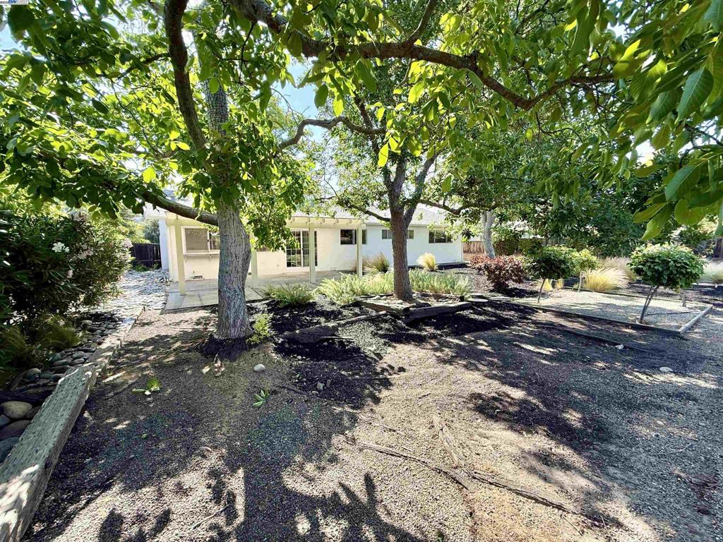 SHADOWBROOK - Residential