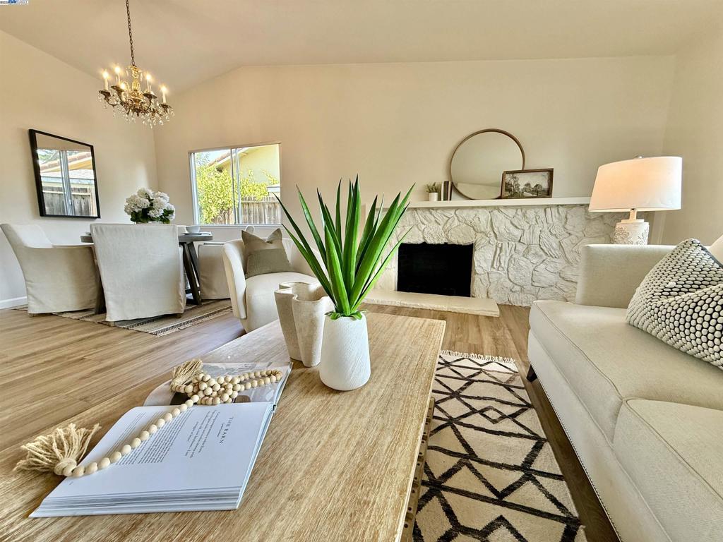SHADOWBROOK - Residential