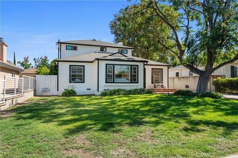 Photo of 16762 Otsego St, Encino, CA 91436 (MLS # SR25233366)
