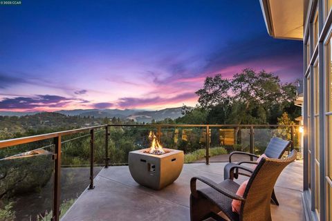 24 La Campana Rd Orinda CA 94563