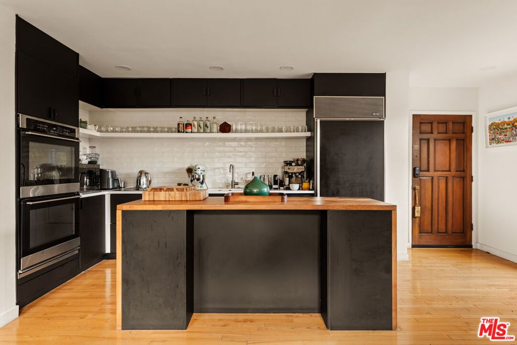 Photo of 1311 Braeridge Drive, Beverly Hills, CA 90210 (MLS # 26657945)