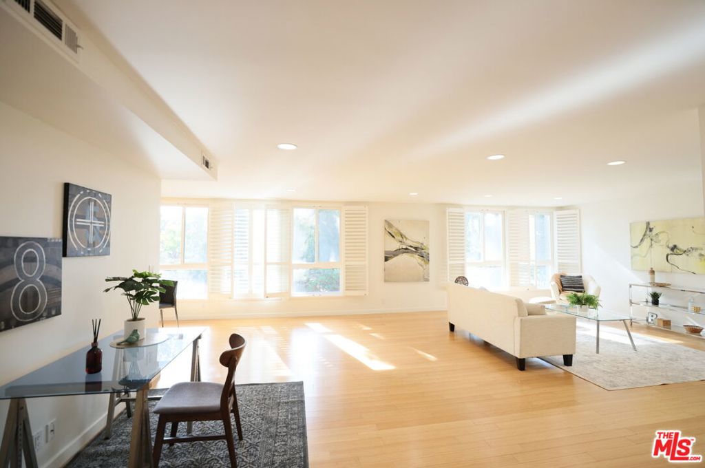 4407 Francis Avenue 201