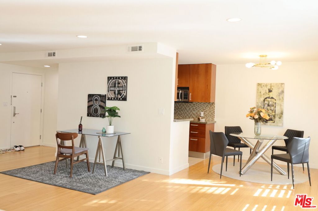 4407 Francis Avenue 201