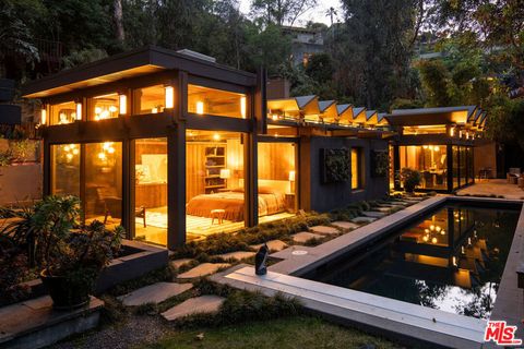 9029 Hollywood Hills Road Los Angeles CA 90046