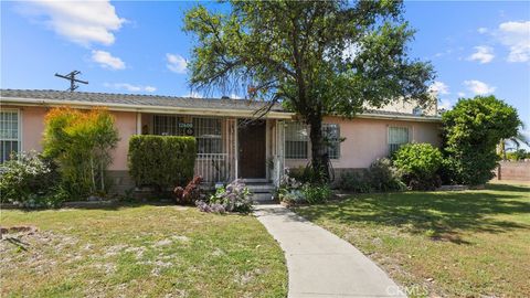 Photo of 12600 Vanowen, North Hollywood, CA 91605 (MLS # SR26070788)