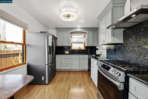 Photo of 2370 Pine Ave AVE, Richmond, CA 94806 (MLS # 41140120)