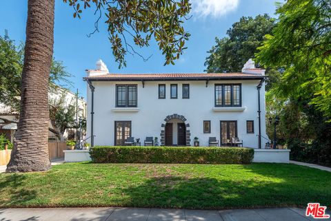 Photo of 2406 3rd Avenue, Los Angeles, CA 90018 (MLS # 25600615)