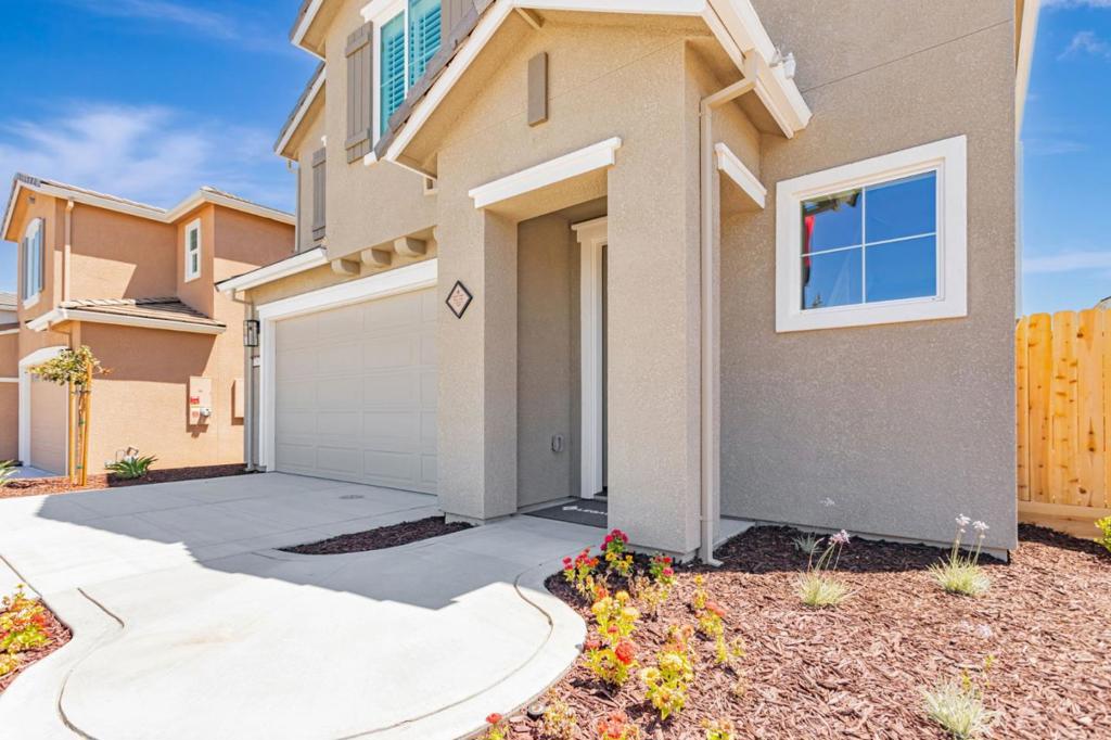 1133 Coyote Peak Way