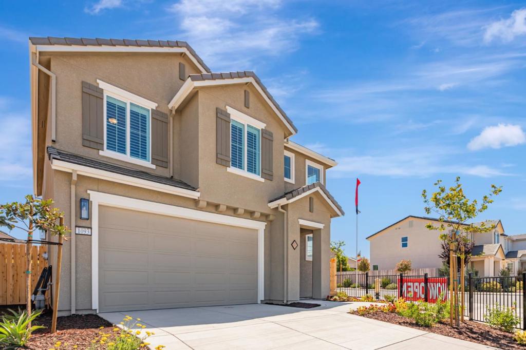 1133 Coyote Peak Way