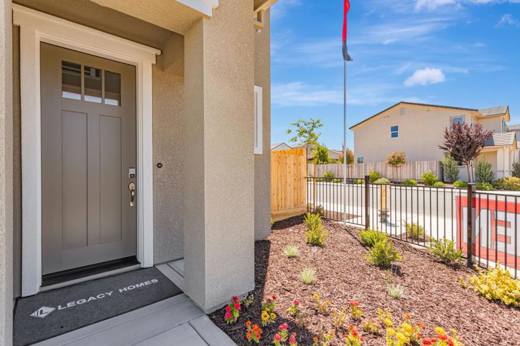 1133 Coyote Peak Way
