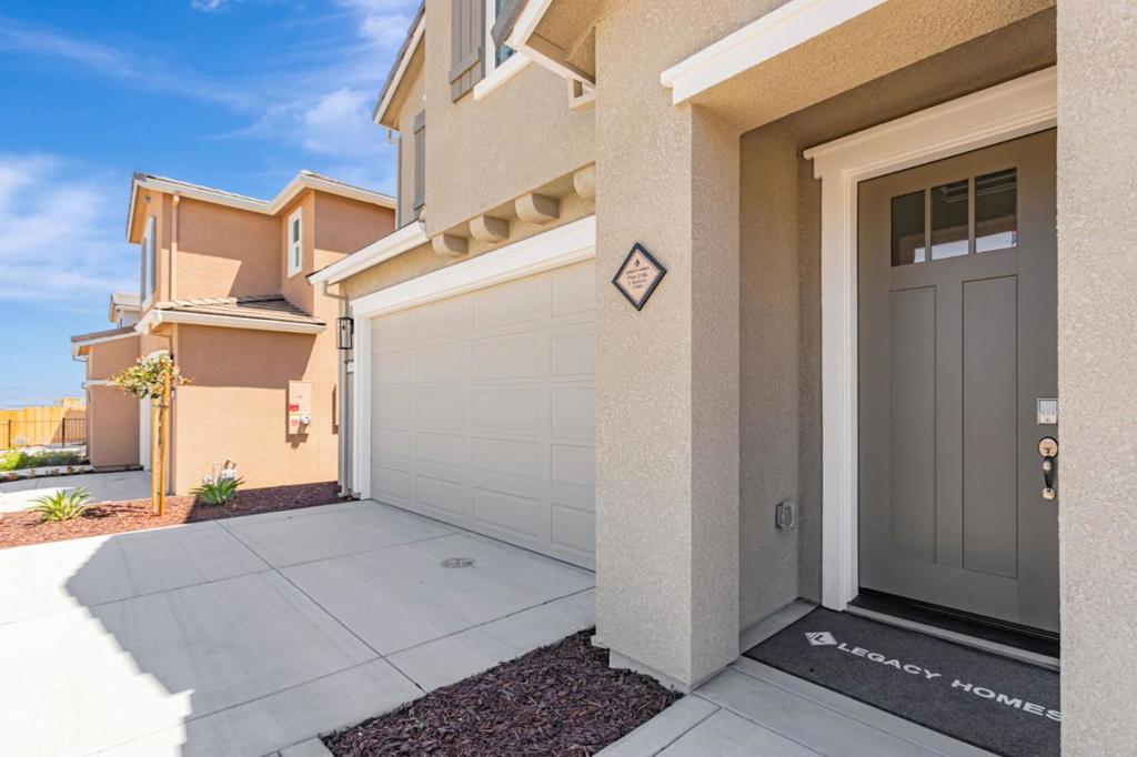 1133 Coyote Peak Way