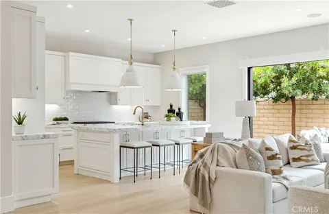 387 La Perle Place, Costa Mesa, CA 92627 - MLS#: NP25164127