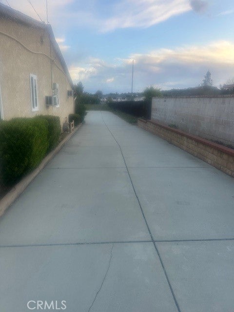 641 W 48th