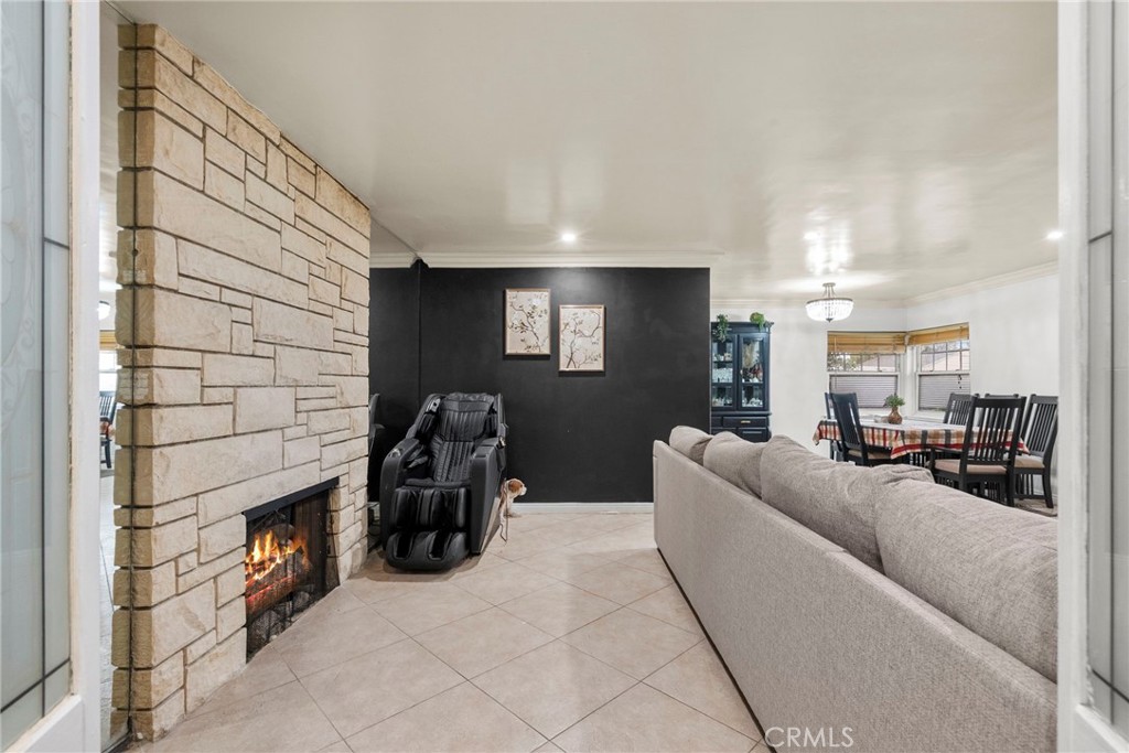 9253 Hayvenhurst Avenue