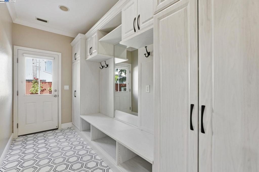 VINEYARD GATE - Residential