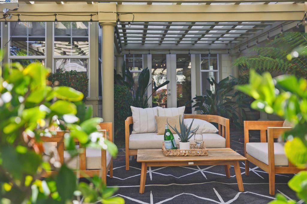 VINEYARD GATE - Residential