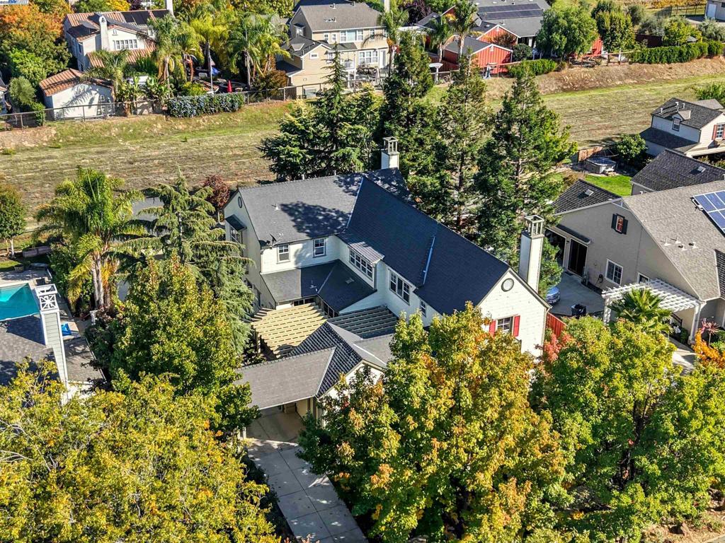 VINEYARD GATE - Residential