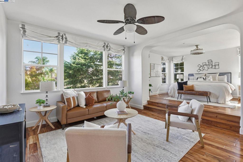 VINEYARD GATE - Residential