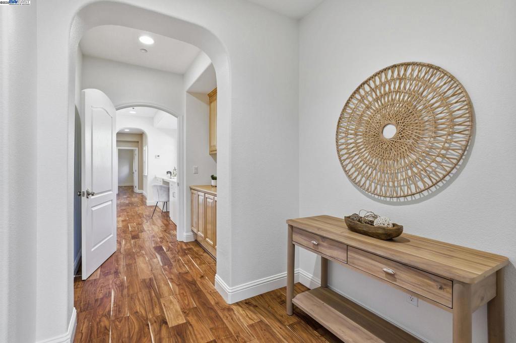 VINEYARD GATE - Residential