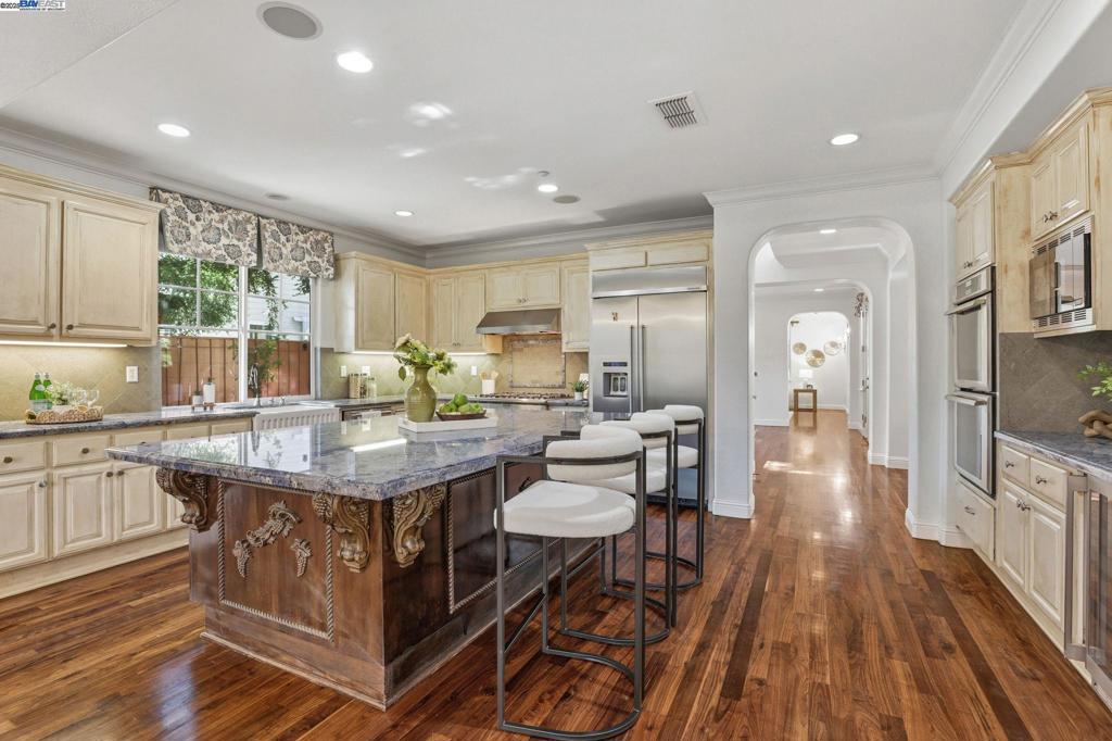 VINEYARD GATE - Residential